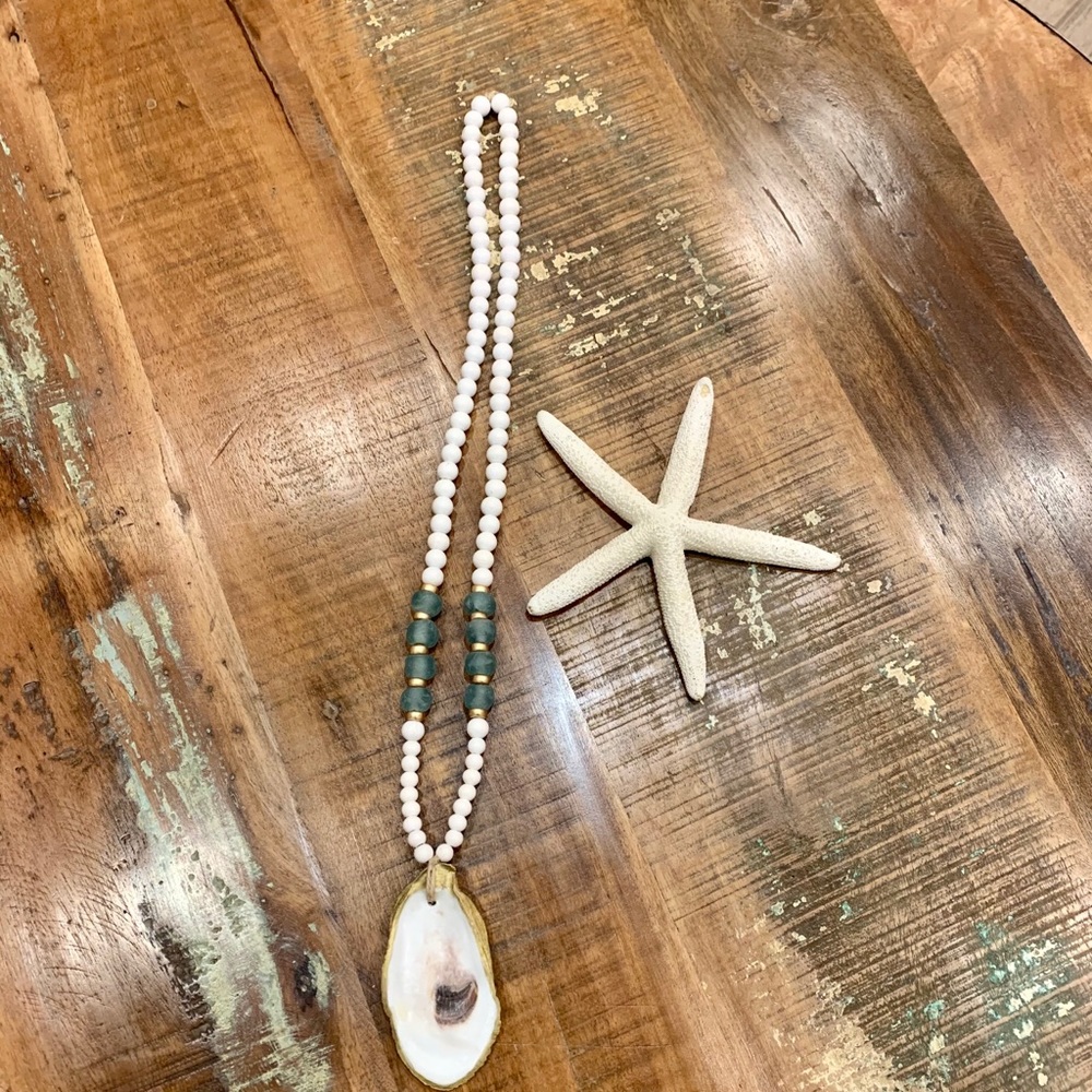 SOLD- Oyster Pendant Necklace - Picture 2 of 3